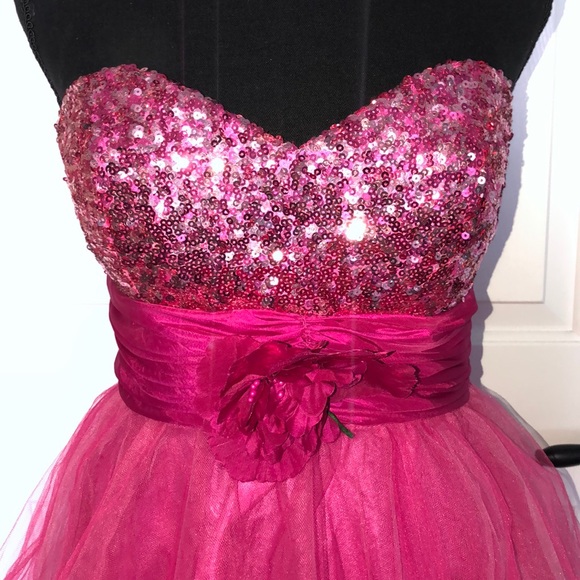 Beautiful sweet 16 dress - Picture 2 of 4